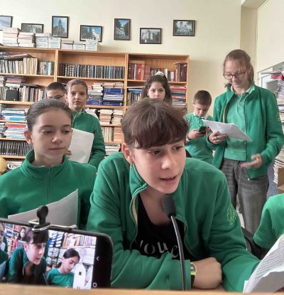 В ОУ „Кирил Христов“ младите журналисти от клуб „Рицари на словото“ посветиха радиопредаване на Деня на народните будители 7