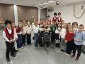Ученици от ОУ „Кирил Христов“ изнесоха празнична програма в Дома за възрастни хора с физически увреждания – Стара Загора - ОУ Кирил Христов - Стара Загора