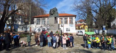 Втори клас на ОУ „Кирил Христов“ отдадоха своята искрена почит към делото на Васил Левски 2