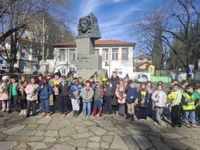 Втори клас на ОУ „Кирил Христов“ отдадоха своята искрена почит към делото на Васил Левски 3